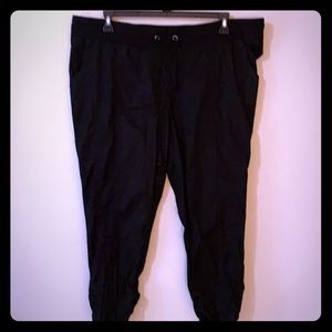 Women’s torrid size 16 black pull on Capri pants